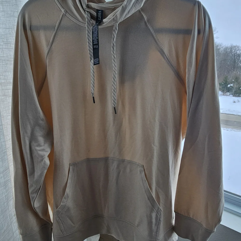 Vuori Halo Oversized Hoodie NWOT - Picture 6 of 9